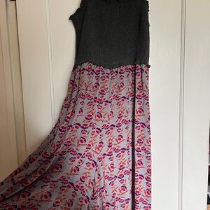 Natural Life grey top w floral wide bottoms and pockets -worn once Medium